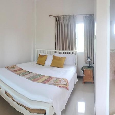 M-Plus Homestay Sukhothai Bagian luar foto