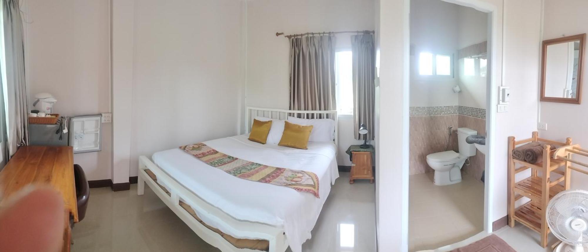 M-Plus Homestay Sukhothai Bagian luar foto