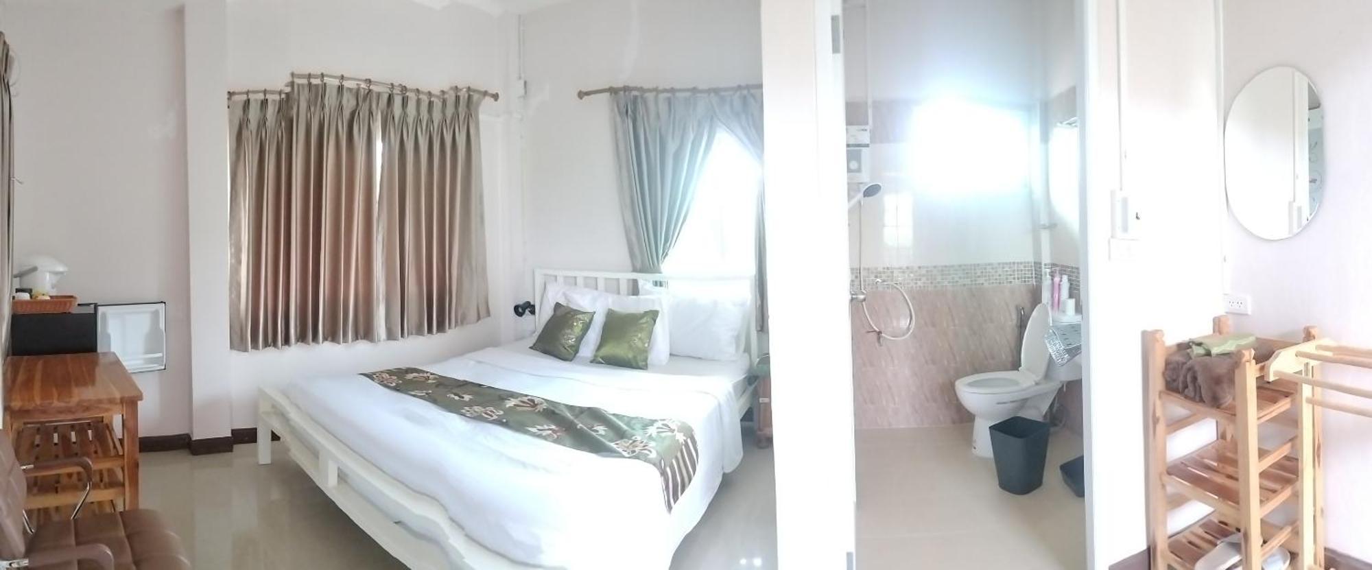 M-Plus Homestay Sukhothai Bagian luar foto